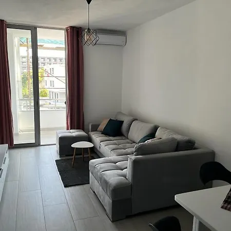 Seaview * Golem (Tirana)